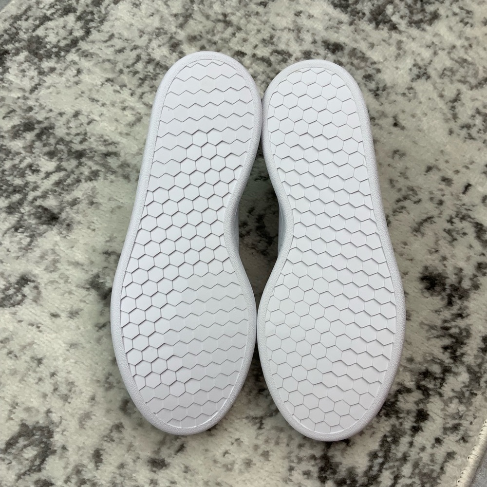NIB Adidas Advantage women’s tennis shoes - Picture 6 of 8